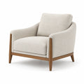 Sillón de poliéster beige con estructura de madera